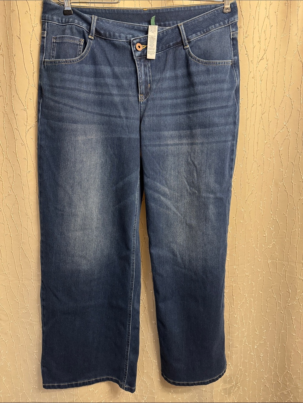 HALARA wide leg long Jeans in Medium Blue